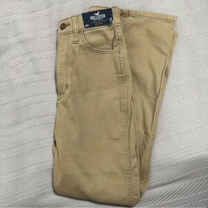 NEW with tags, Hollister Ultra High Rise Mom Pant, size 00R (23Wx27L).